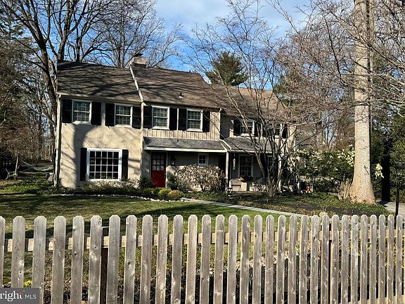 3rd image of 322 Devon State Rd