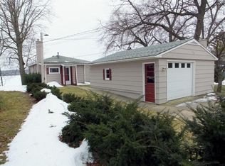 984 E 88th St, Newaygo, MI 49337