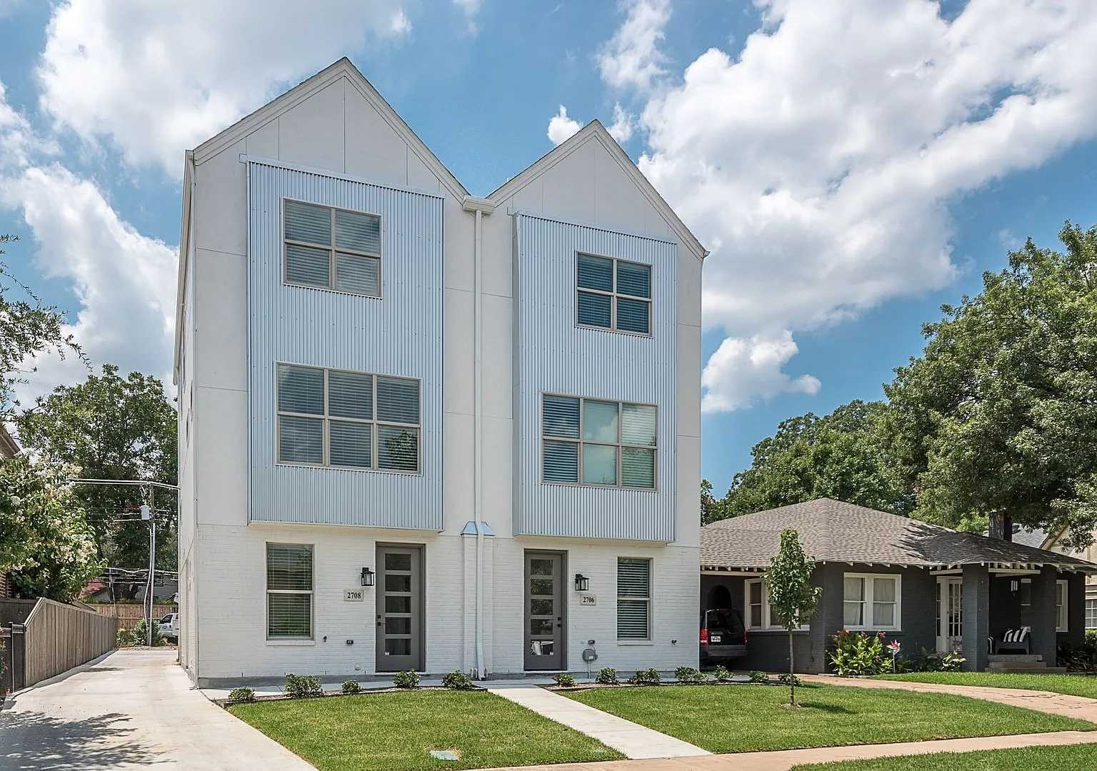 ** Move In Summer July 30th 2027 * $6500 ** 5-Bed 5.5 Bath 6 Minute Walk To Tcu Campus — Photo 3