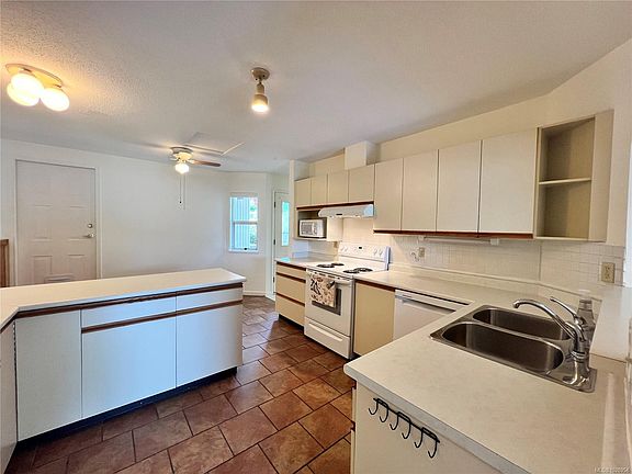 5th image of 130 Corbett Rd #3