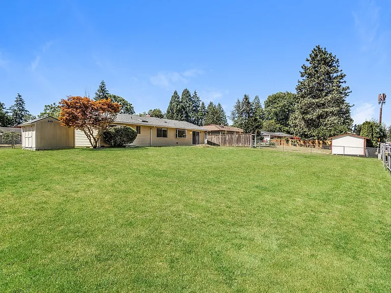 10716 SE 224th Pl — Photo 16