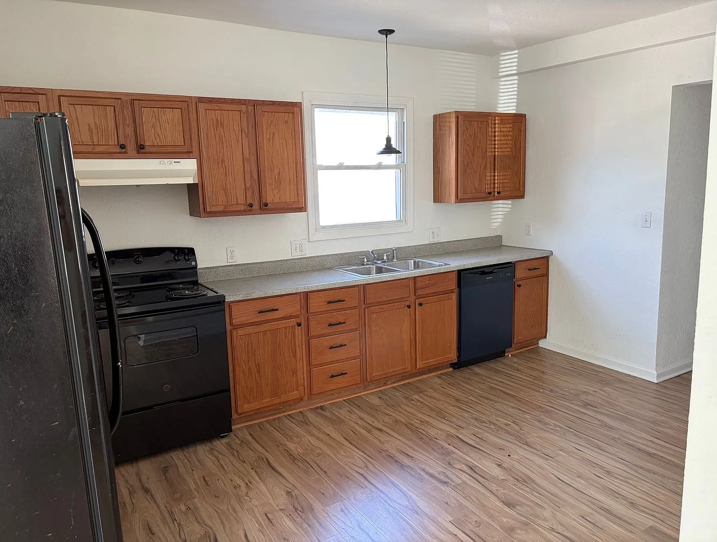 220 Brooklyn Ave — Photo 2