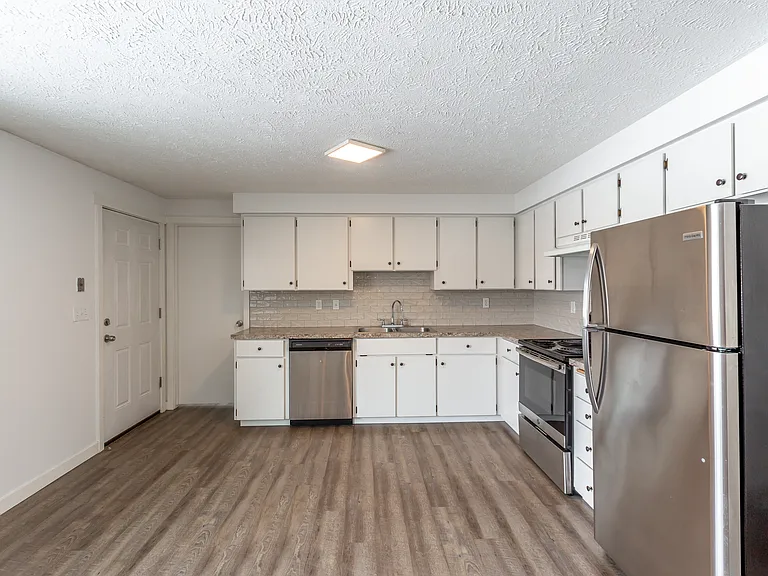 3507 E 57th Ave — Photo 11