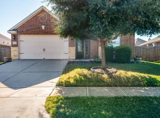 512 Bailer Dr, Crowley, TX 76036
