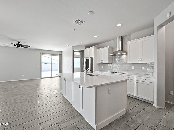 5th image of 17613 W Daley Ln