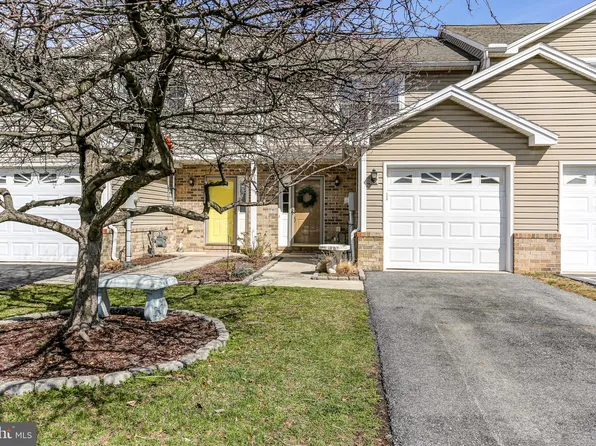 218 Autumn Woods Ct, Dillsburg, PA 17019