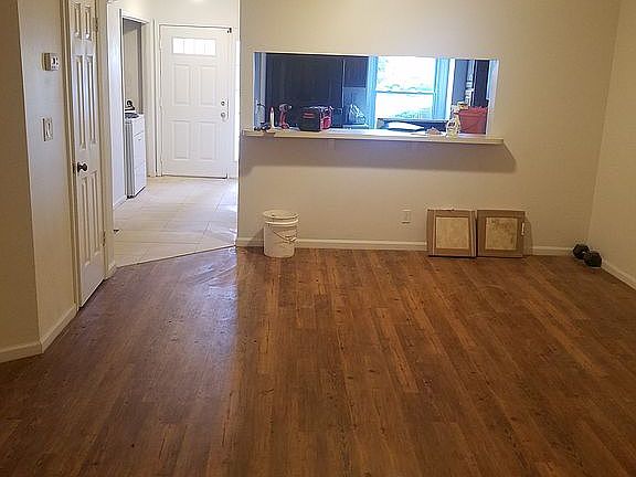 5th image of 734 S Lake Cir