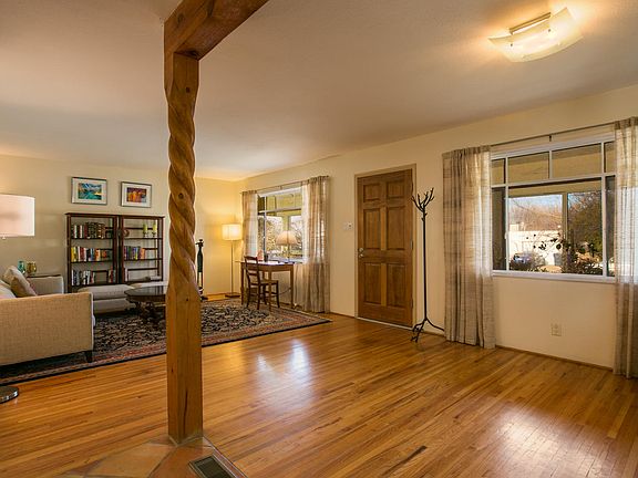 3rd image of 3604 Mary Ellen St NE