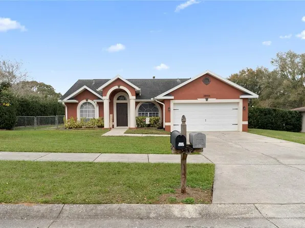 38944 Carr Dr, Zephyrhills, FL 33540