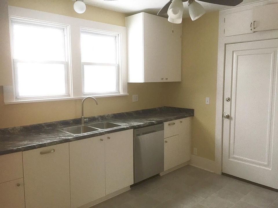 Kitchen renovated top to bottom!