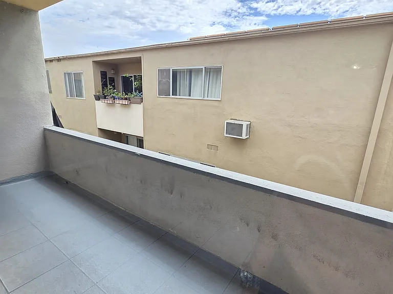 200 S Occidental — Photo 9