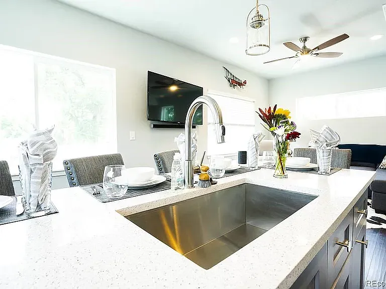 1 bed, 648 sqft, $2,200 — Photo 4