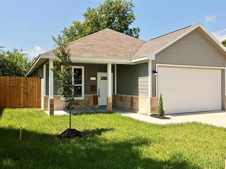 4238 Aledo St — Photo 2