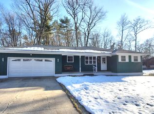 1517 N Robinhood Dr, Muskegon, MI 49445