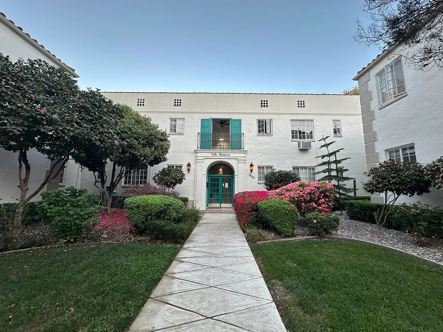 Discover Vintage Charm at Villa Marquise — Photo 2