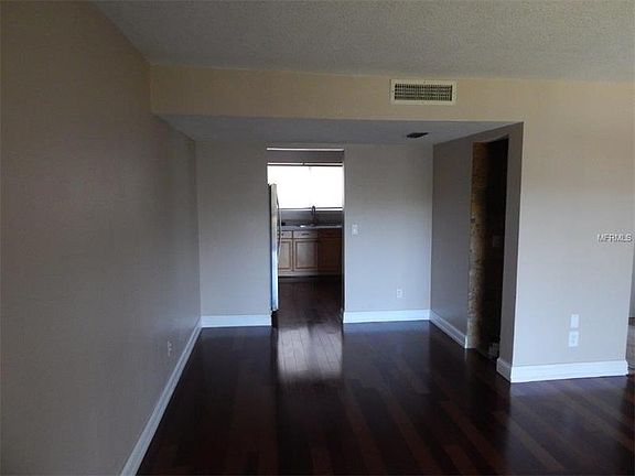 5th image of 6309 Newtown Cir #9B3