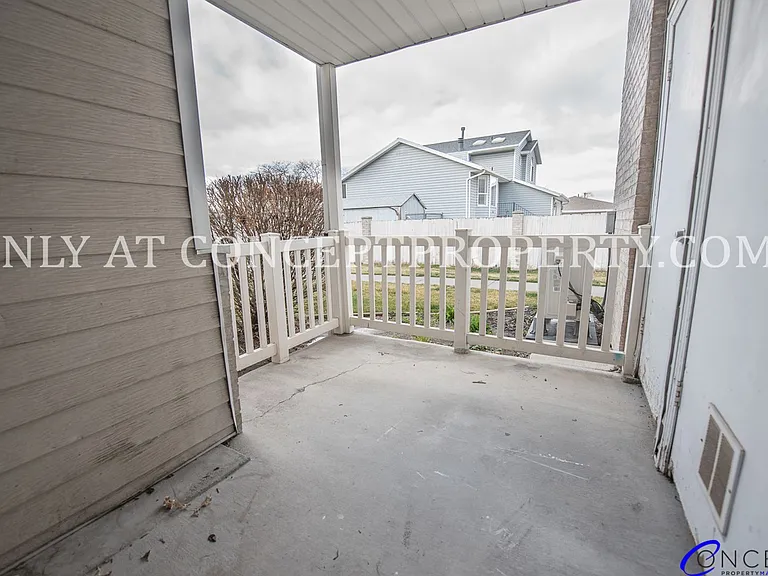 Bentwood — Photo 115