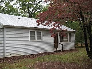 2nd image of 322 Garden Ln