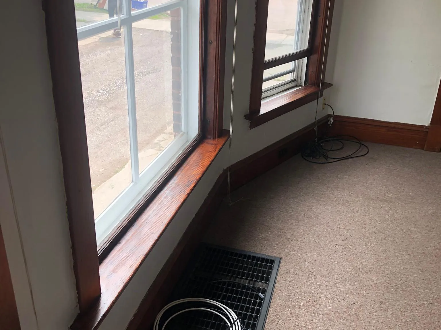 3 bed, 1300 sqft, $3,000 — Photo 3