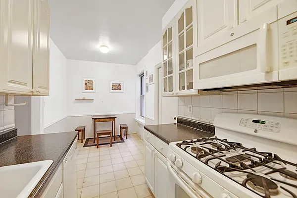 Sold by REMAX Elite | media 42