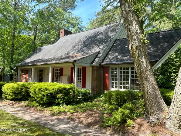 1054 Oakview Drive, Williamston, NC 27892