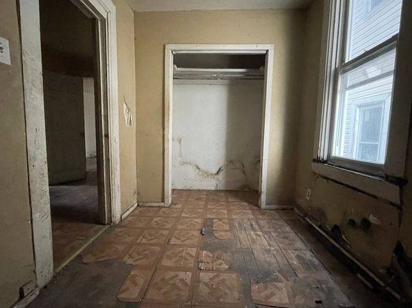 chicago-illinois-441098202 picture