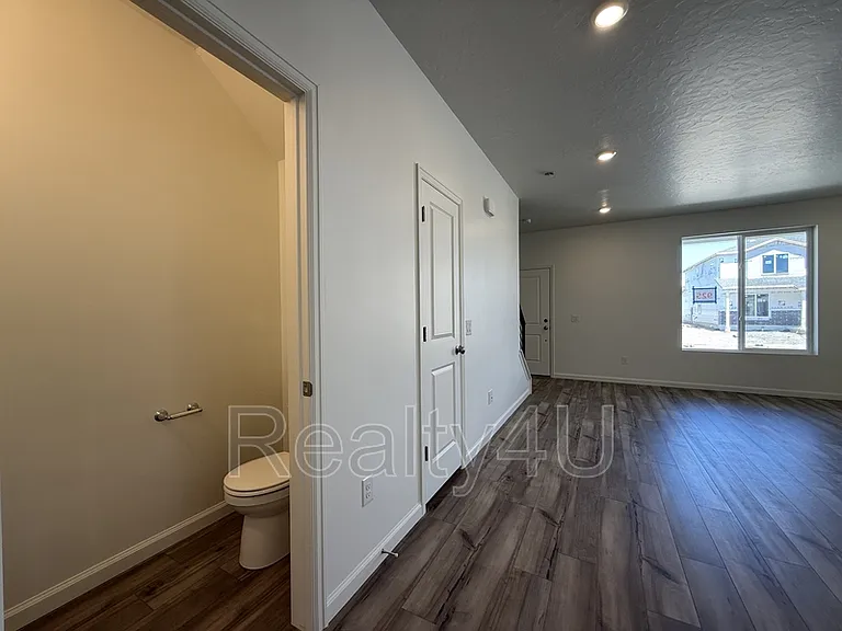 203 E Arcade Dr #1 — Photo 14