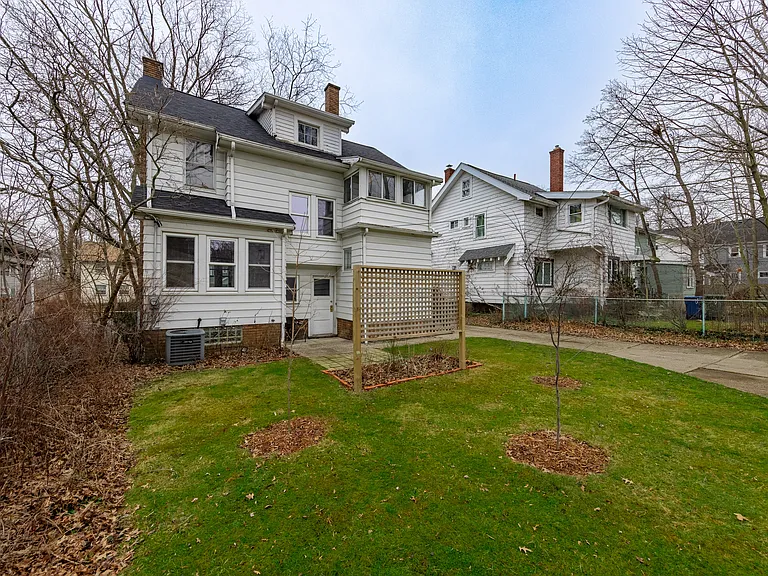 3354 Altamont Ave — Photo 20