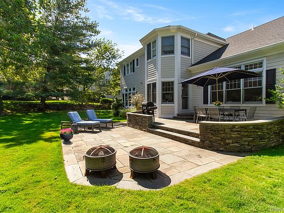 3rd image of 4 Johnson Place