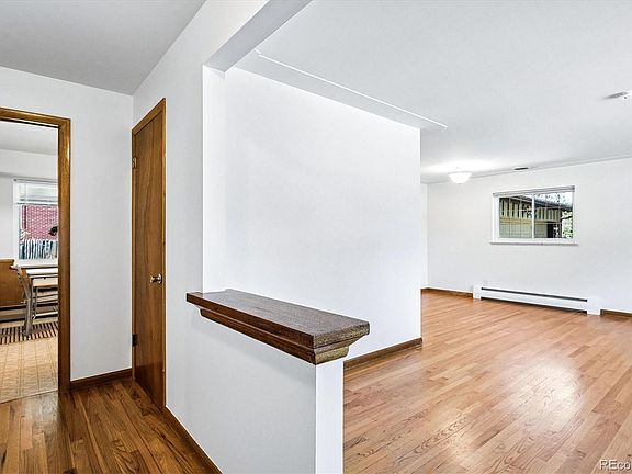 4th image of 385 Oakland Street