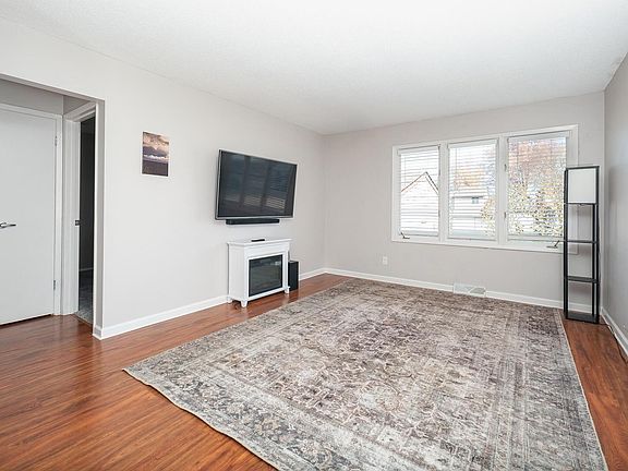 5th image of 3752 Cedarwood Ct