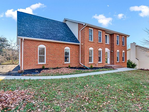 2nd image of 275 Applewood Dr