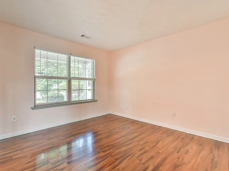 778 Roxholly Ln — Photo 13