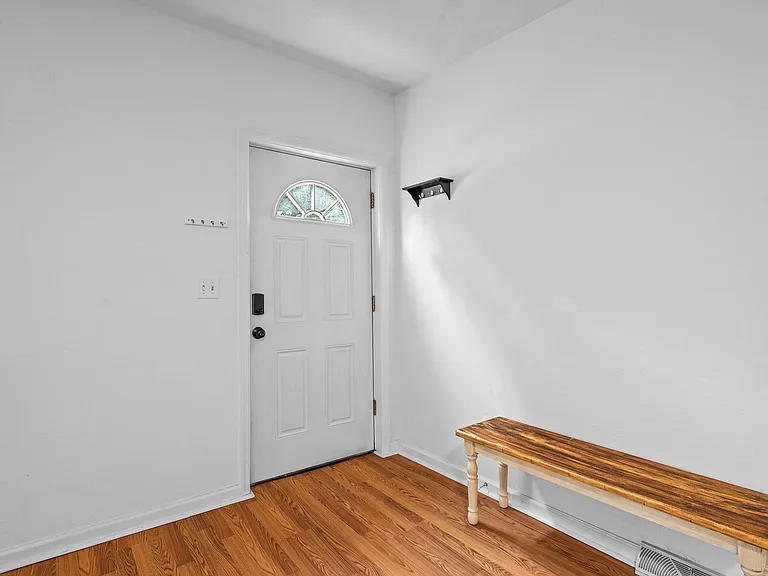 1304 Breed St — Photo 2