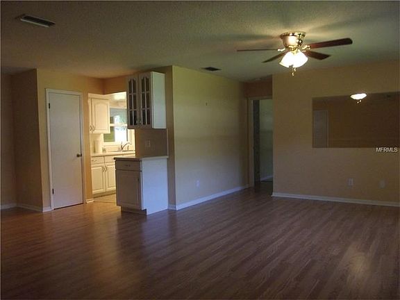 3rd image of 1150 Shady Oak Ln