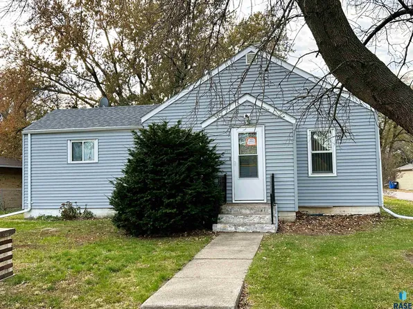 107 North St, Viborg, SD 57070