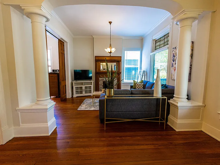 652 Boulevard SE — Photo 3