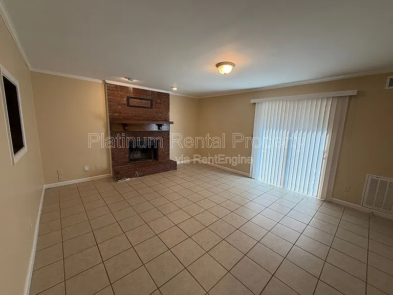 1955 Patterson Ct — Photo 9