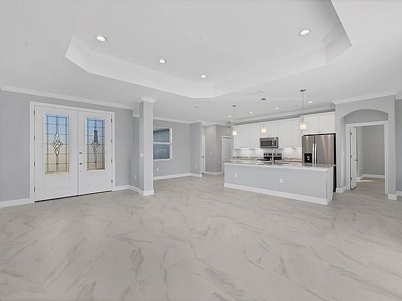 4th image of 113 White Pine Dr
