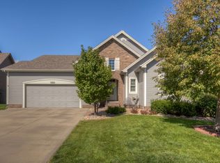18422 Farnam St, Elkhorn, NE 68022