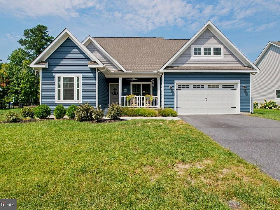 1st image of 22493 Ridgecrest Dr