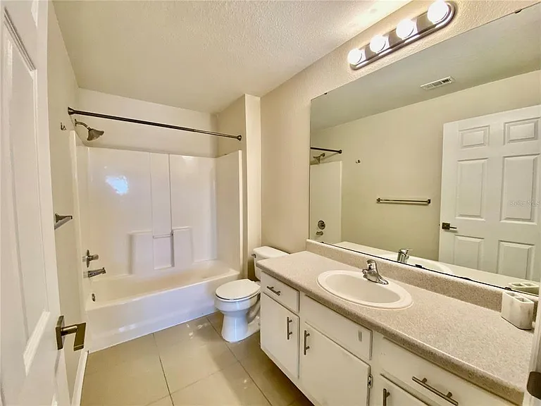 5467 Vineland Rd #6301 — Photo 26