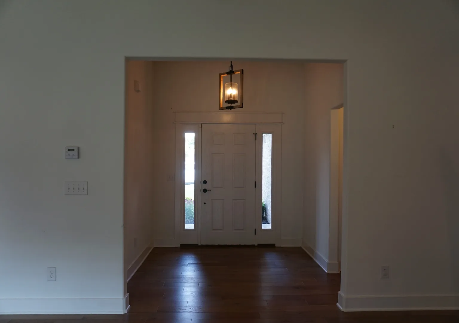 3 bed, 1822 sqft, $2,300 — Photo 4