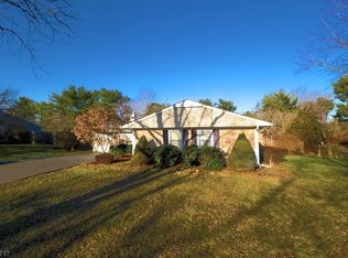 135 Drake Rd, Somerset, NJ 08873