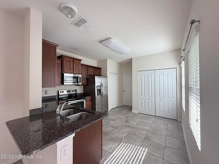 650 Servia Dr — Photo 10