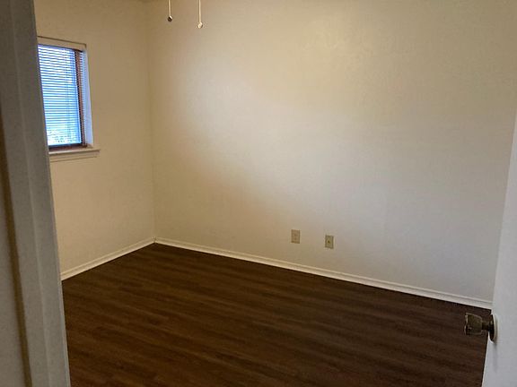3rd image of 1429 Eagle Dr #107