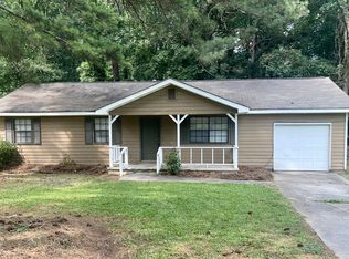 66 Darwin Dr, Jonesboro, GA