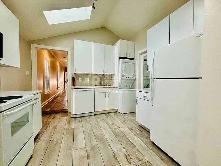 2944 Vallejo St — Photo 5