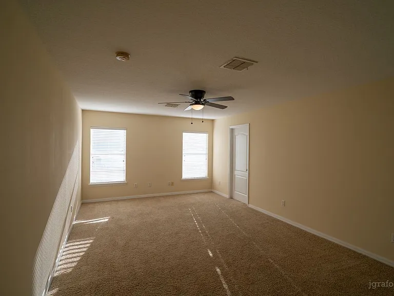 2136 Shadow Creek Dr — Photo 8