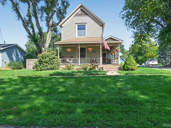 158 W 1st St, Perry, MI 48872
